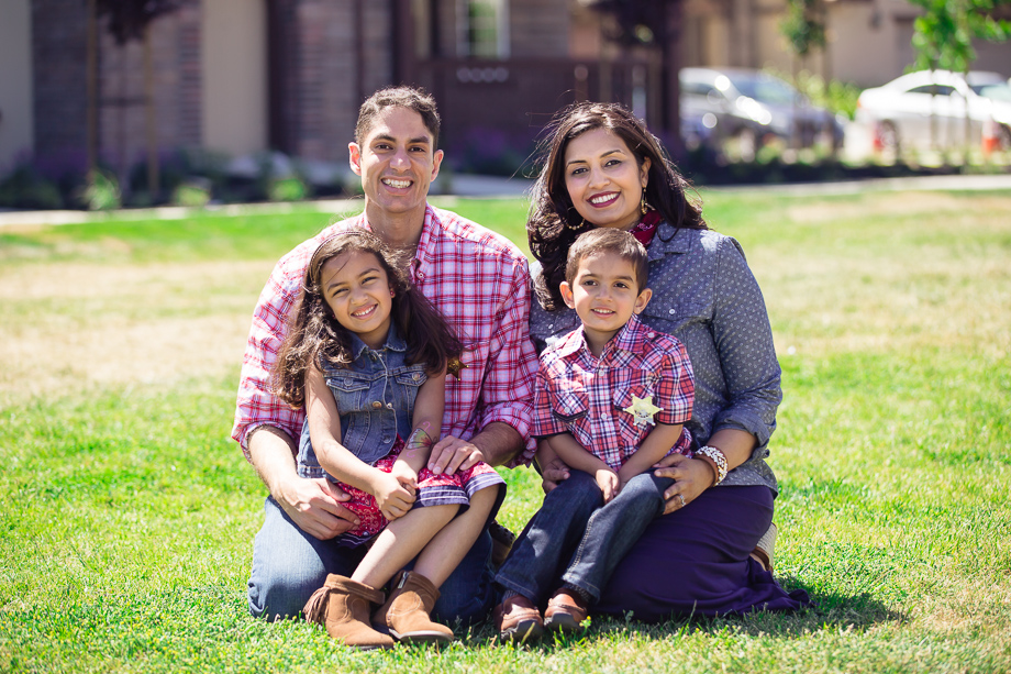 The beautiful family - Outdoor photography in Fremont