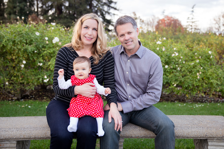 Beautiful christmas family photo in San Jose Municipal Rose Garden