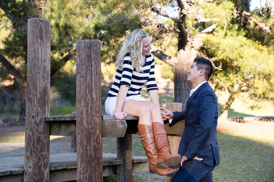 Sweet engagement photo in Palo Alto foothills park