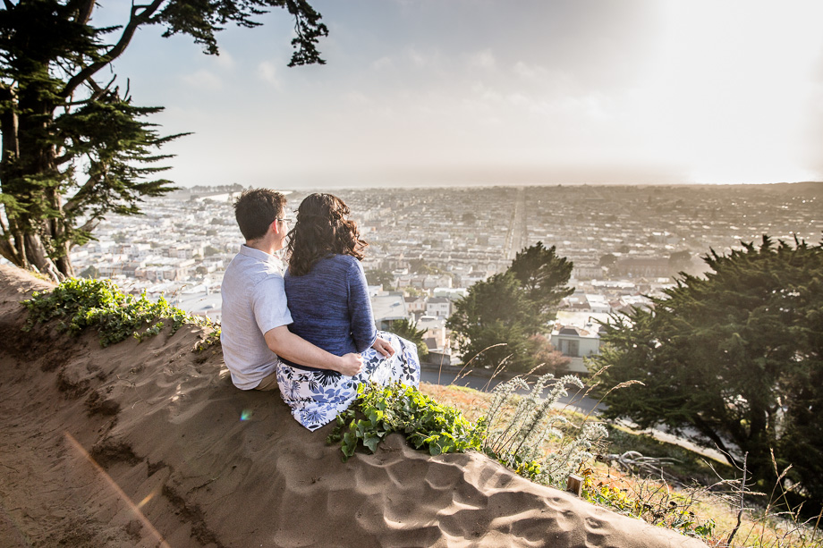 A gorgeous engagement photo overlooking san fracisco city