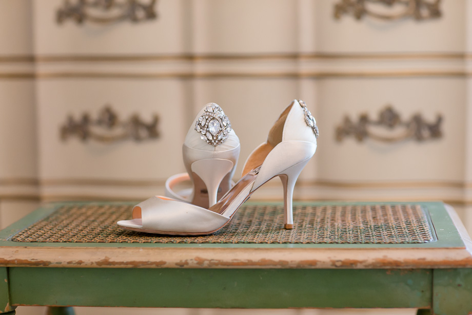 beautiful Badgley Mischka bridal shoes