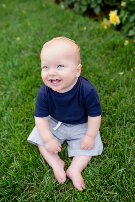 handsome baby boy outdoor portrait - baby area professional photographer