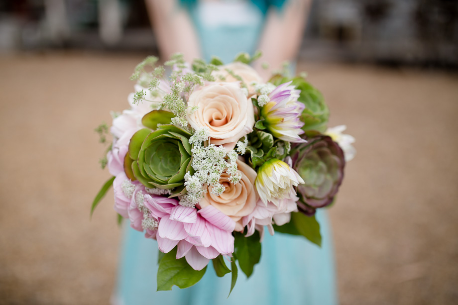 gorgeous rose and succulents bouquet for a blue wedding