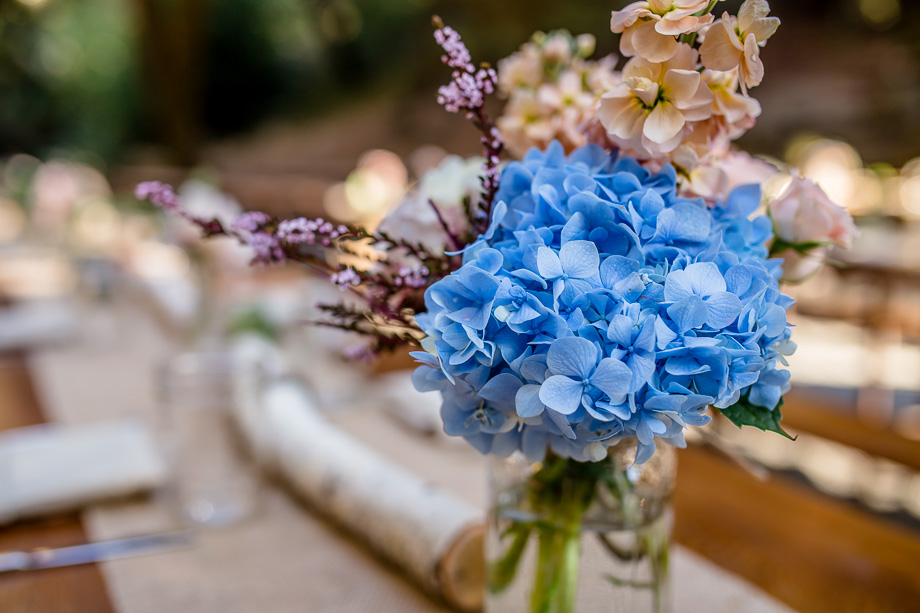blue floral table decoration