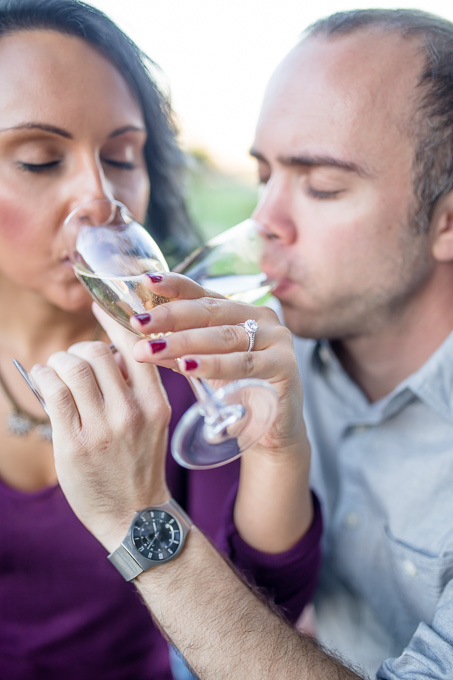 couple drinking champagne