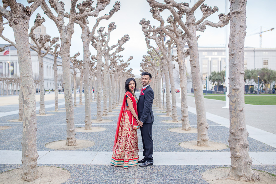wedding portrait outside the famous San Francisco city hall
