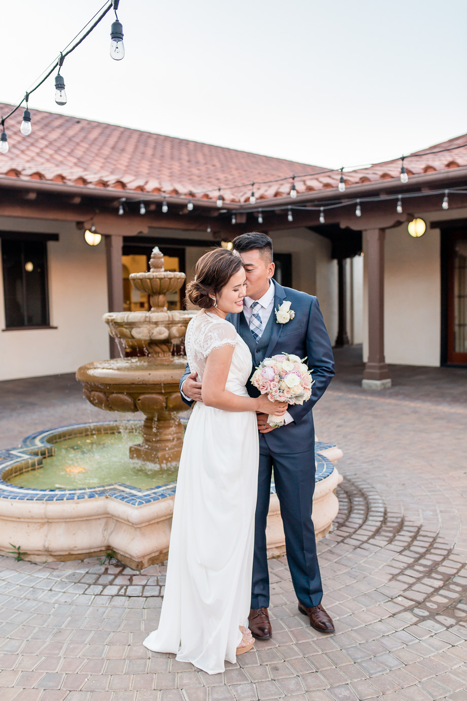 Livermore Garré Winery Martinelli Event Center wedding photo in front of the fountain