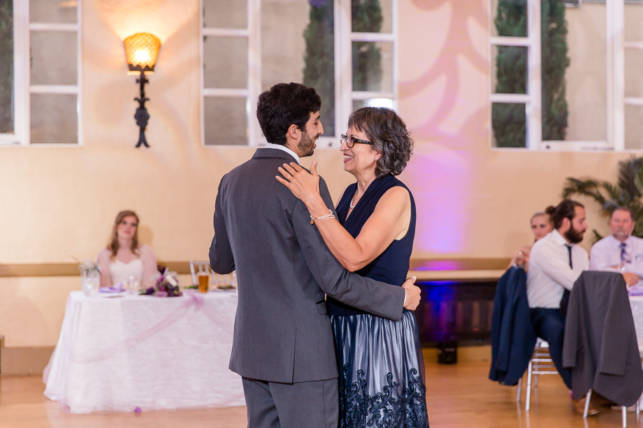mother son dance at the wedding