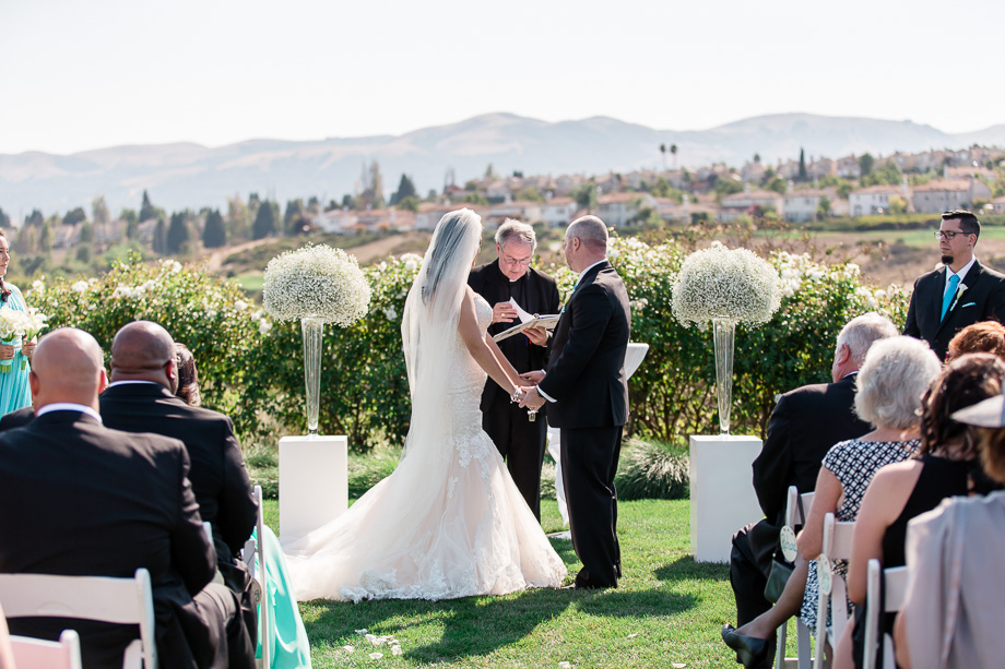 wedding ceremony at the Bridges Golf Club in San Ramon, beautiful view overlooing the valley