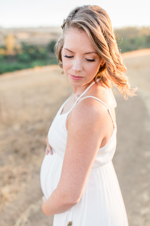 a stunning mother to be with gorgeous sunlight - san francisco maternity photographer