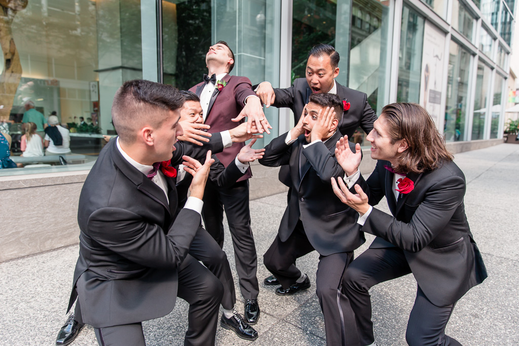 funny ring photo for the groom and groomsmen