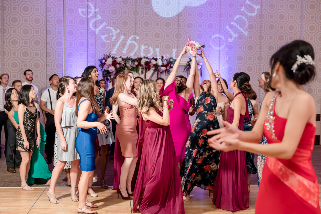 single ladies fighting for the bouquet