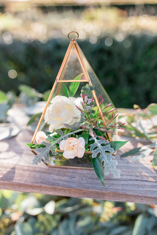 fresh flowers here and there made this los gatos wedding extra romantic