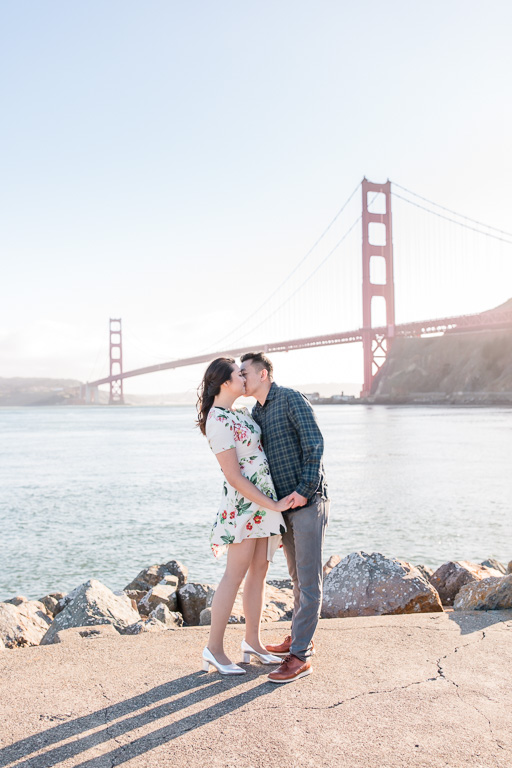 sunny Golden Gate Bridge kissing photo