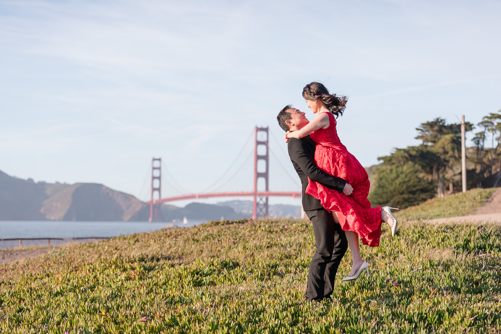 wedding photo shoot at Golden Gate Bridge