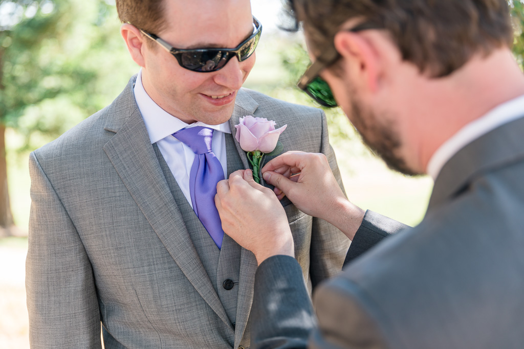 pinning the boutonniere