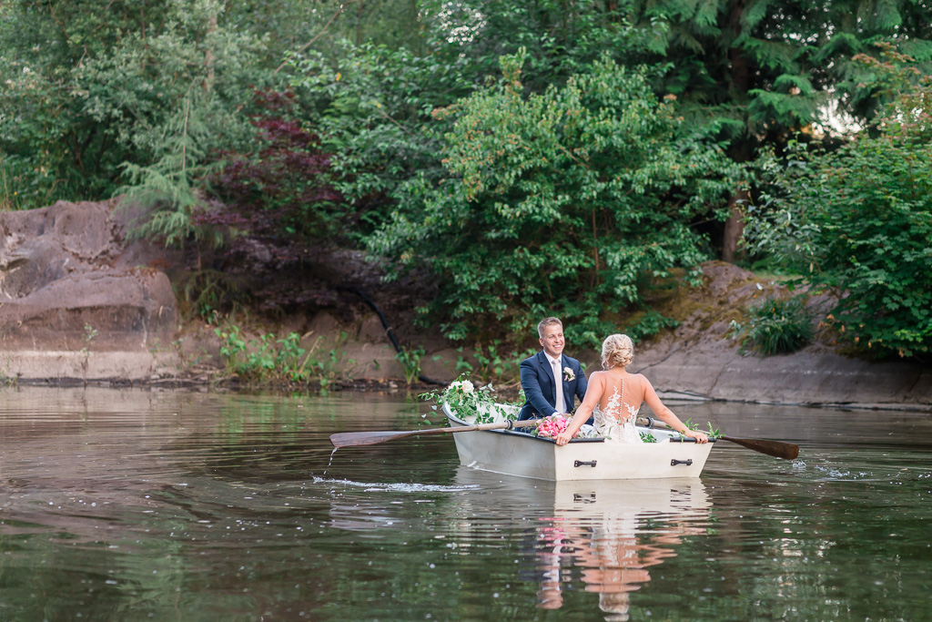rock creek gardens rowboat wedding photo