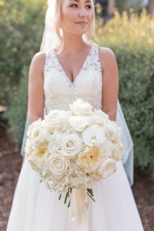 bride and her classic bridal bouquet