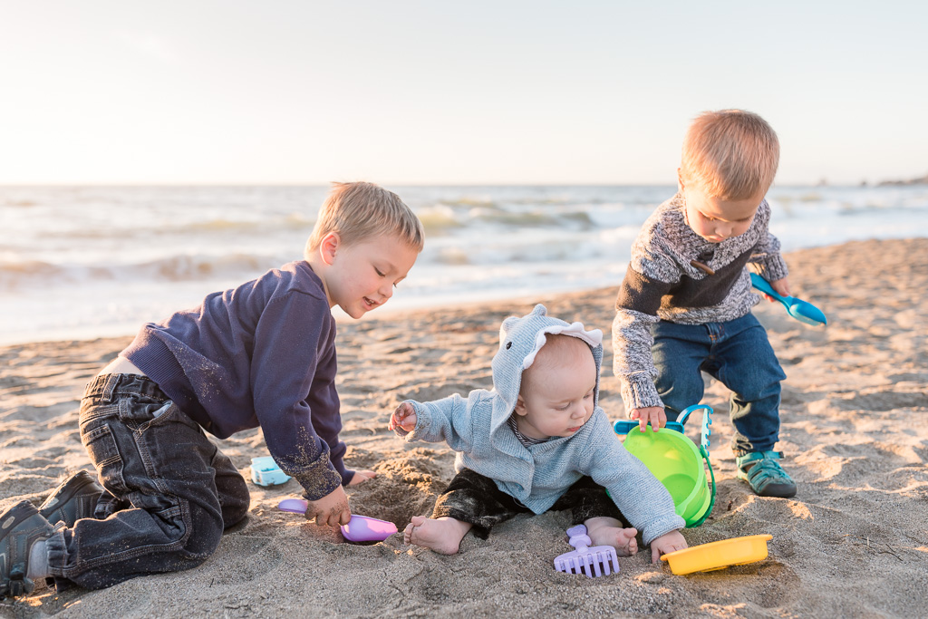 beautiful sibling family photo on San Francisco beach