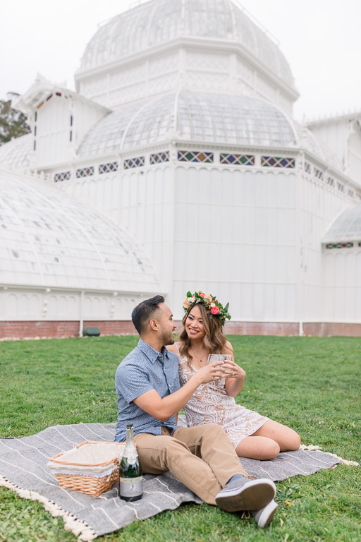 conservatory of flowers picnic engagement picture