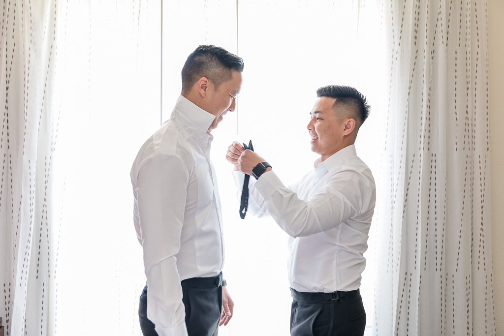 groom's bow tie moment