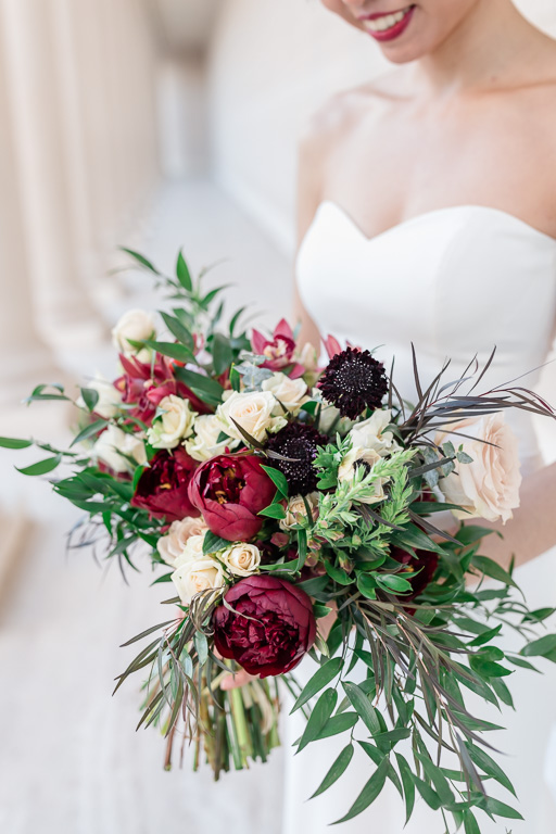gorgeous and vibrant bridal bouquet