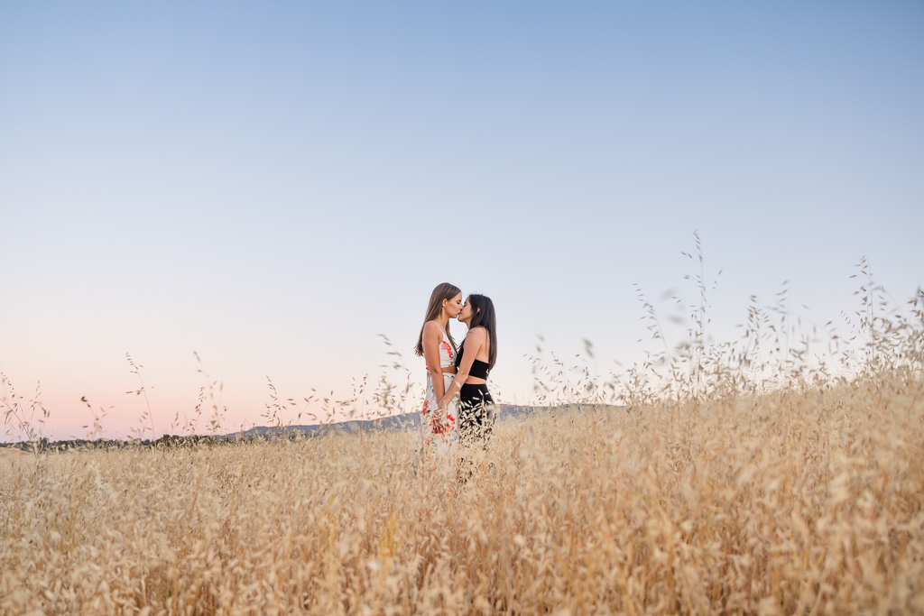 sunset engagement photos at the Pearson-Arastradero Preserve