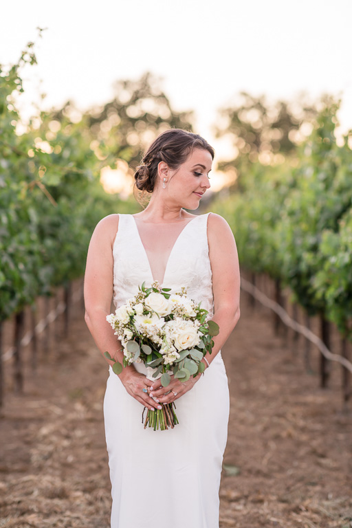 bridal photo in the vineyards