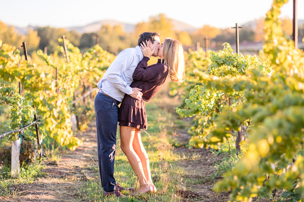 engagement photos in Pleasanton vineyards