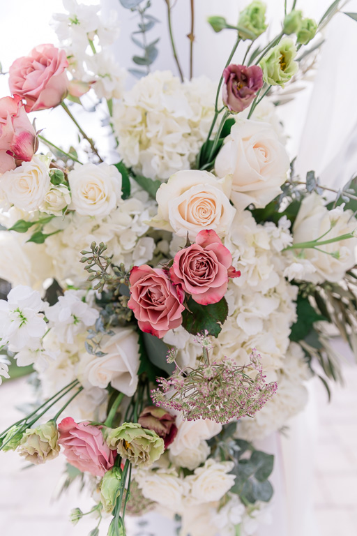 ceremony florals by Flora & Fauna