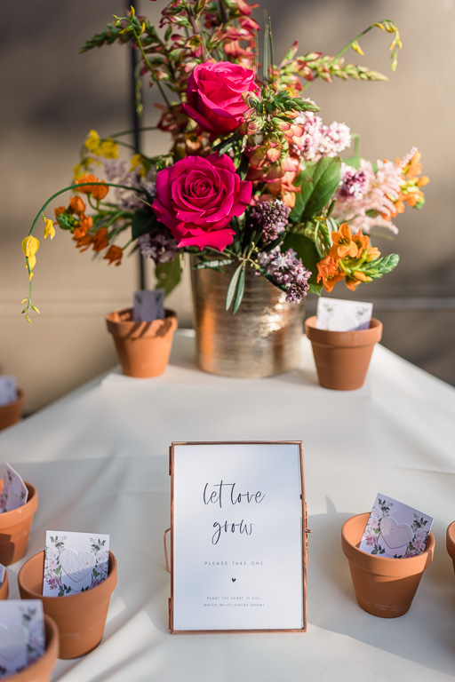 cute floral-themed wedding decorations