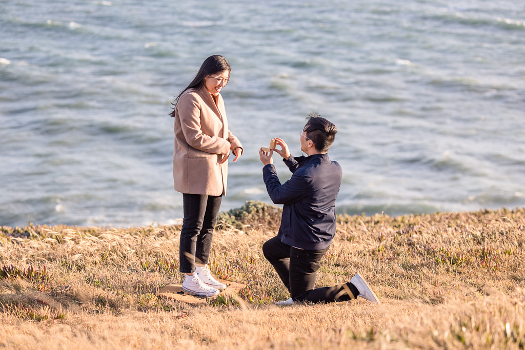 surprise proposal at Rodeo Beach overlook