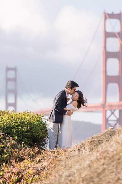 best big Golden Gate Bridge backdrop for engagement photos