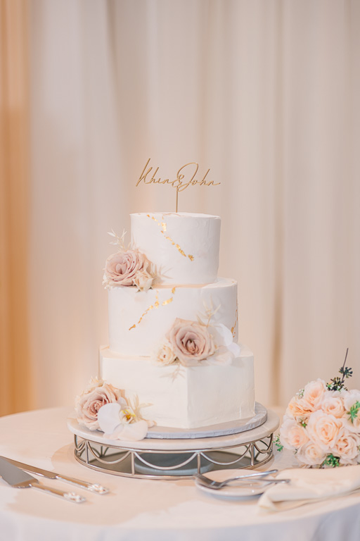 wedding cake by I DO Wedding Cakes