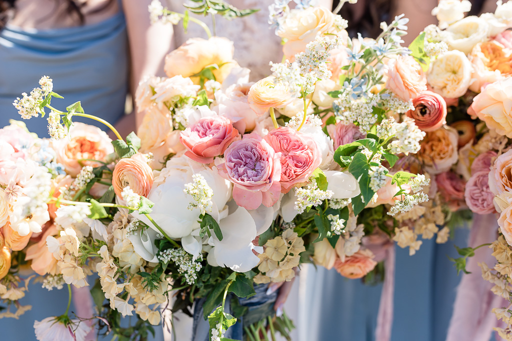 bride & bridesmaid wedding bouquets by Le Bloomerie