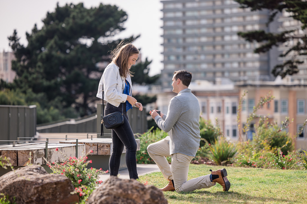 hidden surprise proposal photographer at Francisco Park