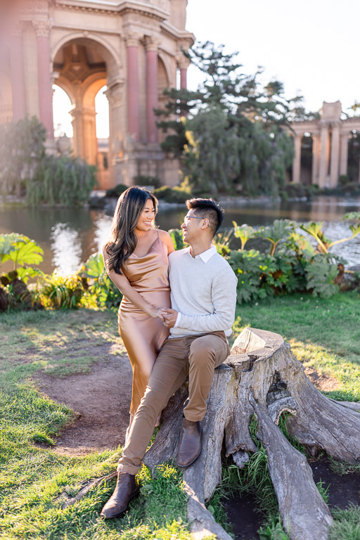 stylish couple’s portraits at the Palace of Fine Arts in SF