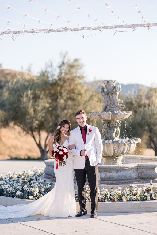 Willow Heights Mansion fountain wedding couple portrait