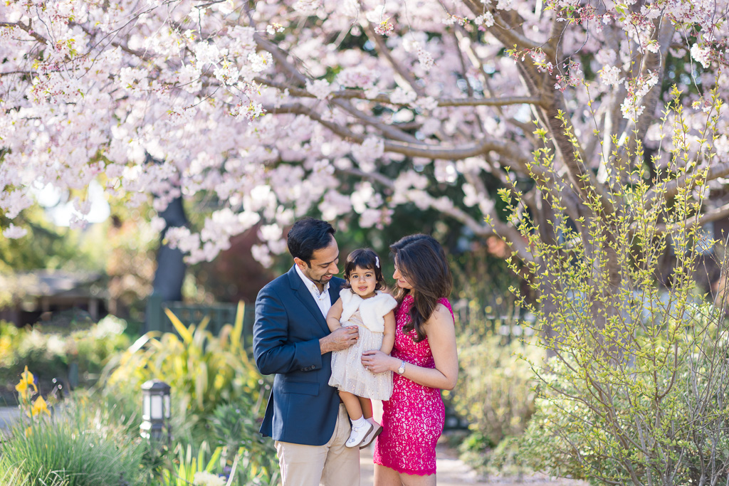 springtime family photos at Elizabeth Gamble Garden