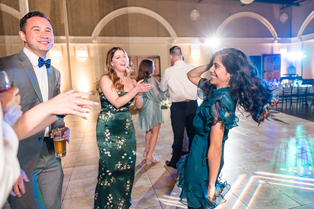 guests enjoying themselves on the wedding open dance floor