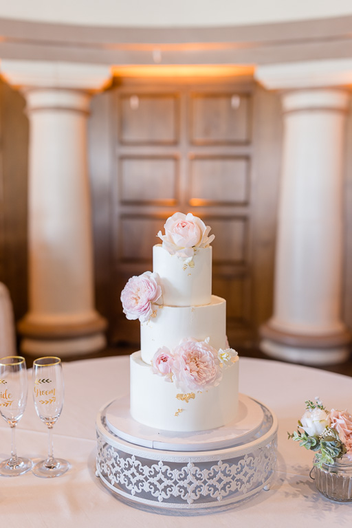 wedding cake by La Vie Douce Design