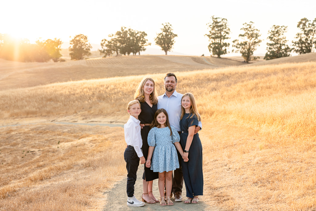 golden hour family photos in Palo Alto