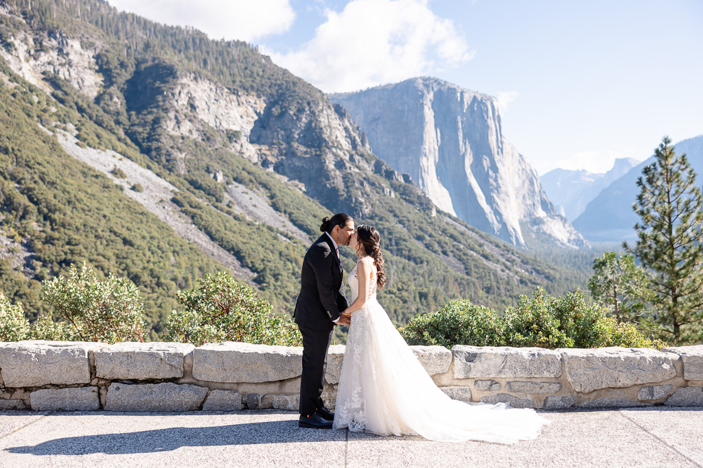 couple had their dream wedding at Yosemite