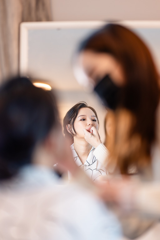 bride getting ready photo at Marriott