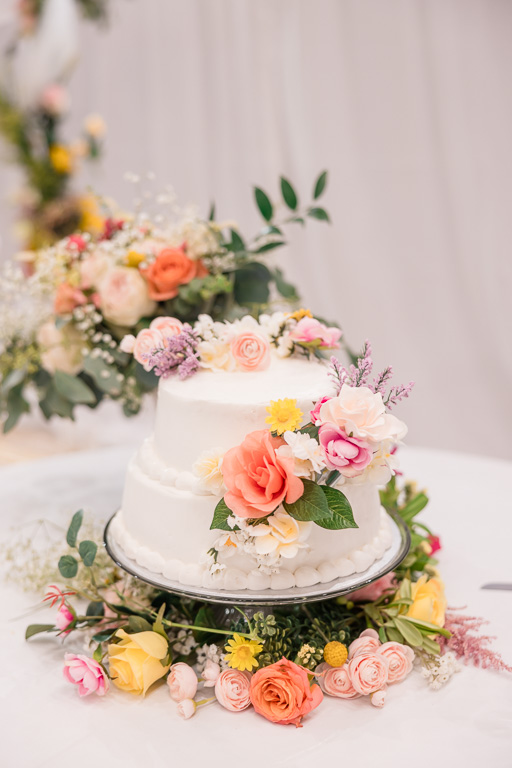 wedding cake table