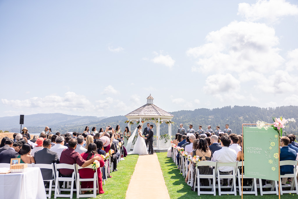 Fairview Crystal Springs outdoor wedding ceremony