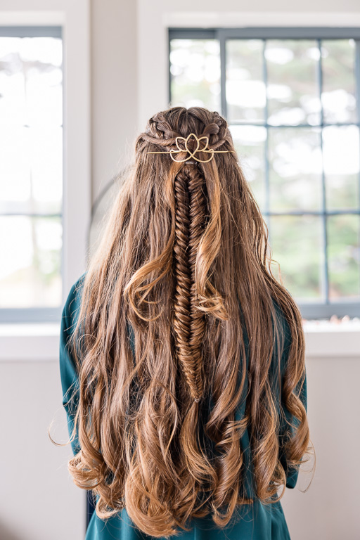 bride’s hair