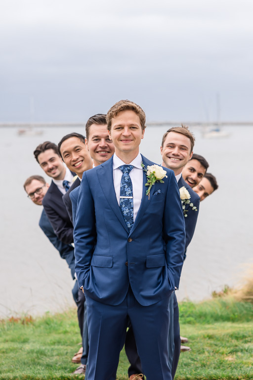 groomsmen shiva pose