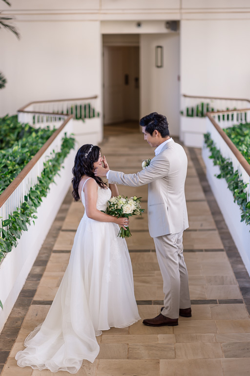 Four Seasons Oahu wedding first look