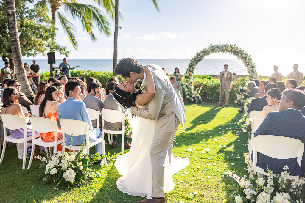 dip & kiss at the end of the aisle